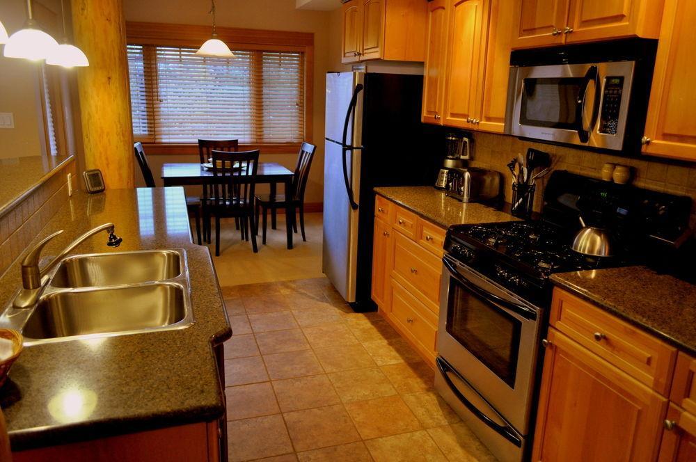 Red Mountain Village Condos Rossland Dış mekan fotoğraf